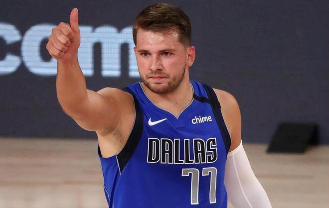 满了悬念 满了悬念