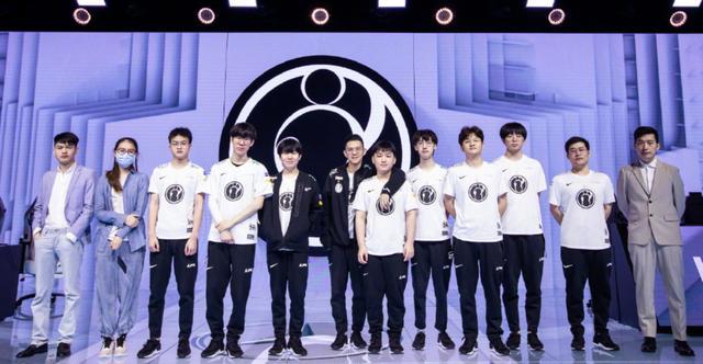 在现代足球 在现代足球