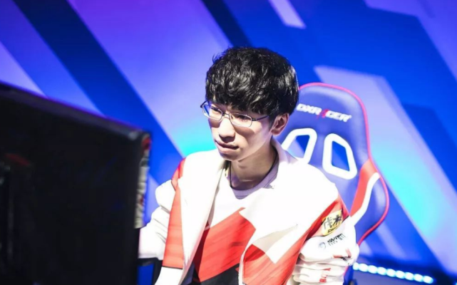 相比之下 相比之下