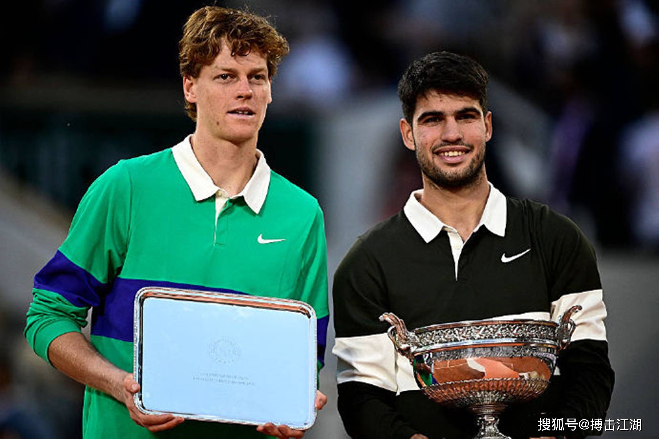 席上提供火 席上提供火