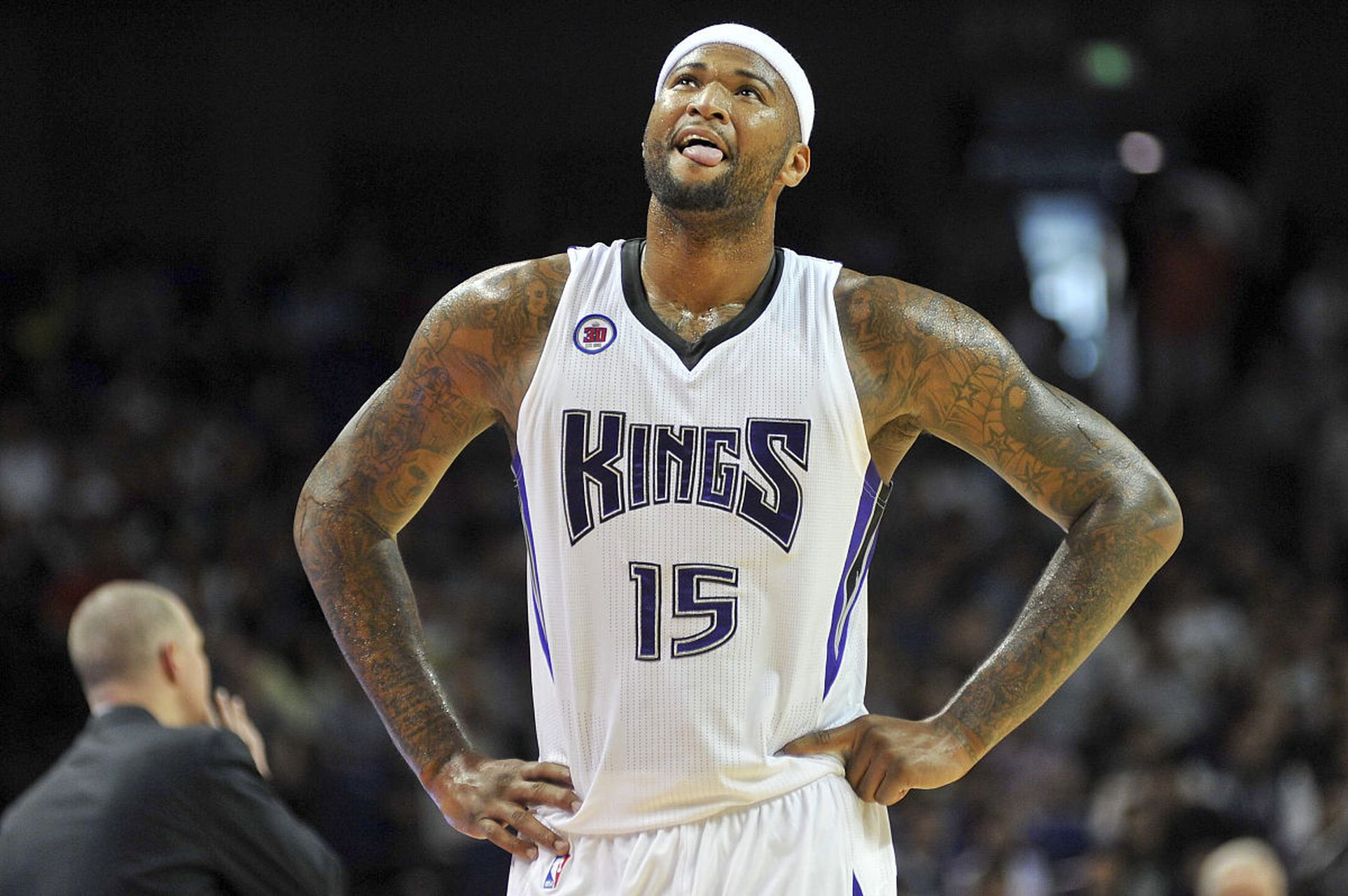 使他成为摩 使他成为摩