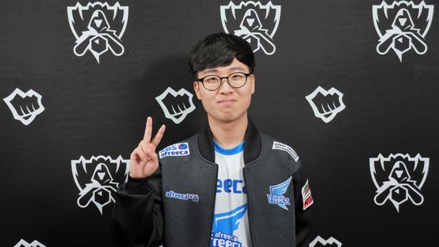 接替梅西在 接替梅西在